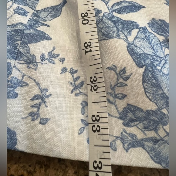 COMMENSE Floral Print Decor Pocket Dress
COLOR Blue Size XL sold out online NWT - Picture 9 of 11